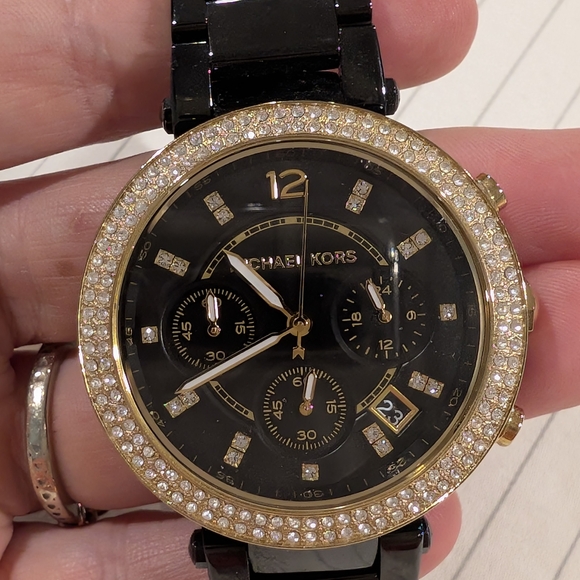 Michael Kors Women\'s Watch in Black and Gold with Crystal Details